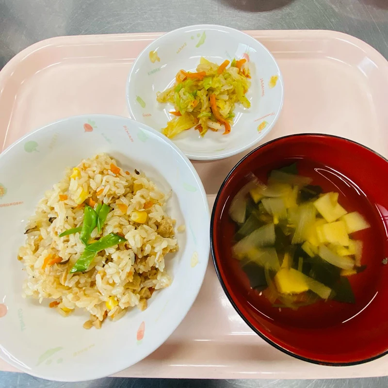 神田保育園キッチンだより👩🏻‍🍳お祝いちらし