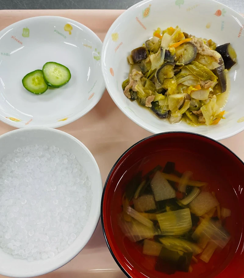 神田保育園キッチンだより👩🏻‍🍳なすと豚肉の炒め物